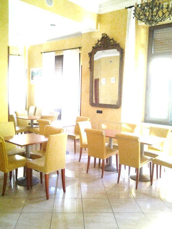 Hotel Nuovo Suisse Alassio Buitenkant foto