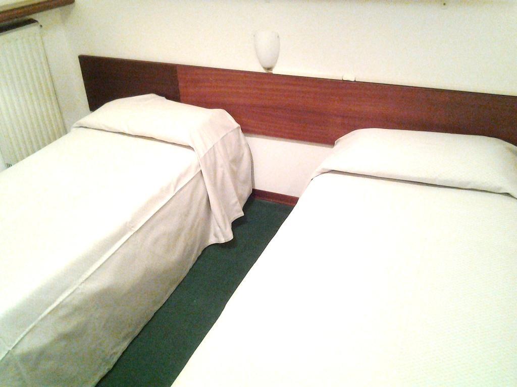 Hotel Nuovo Suisse Alassio Buitenkant foto