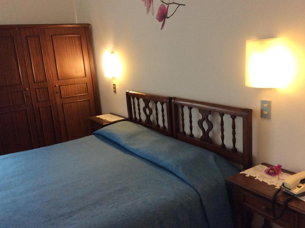 Hotel Nuovo Suisse Alassio Buitenkant foto